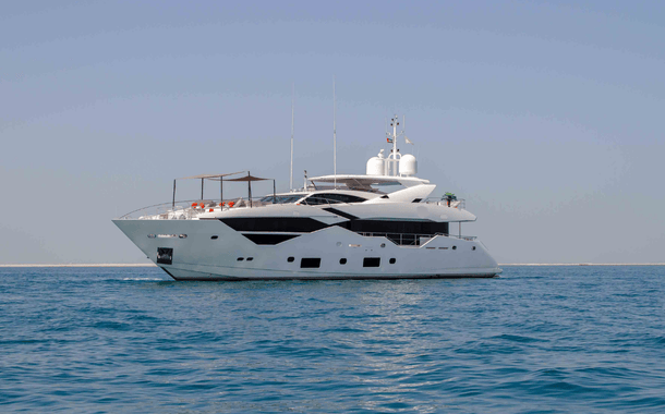 NO. 1 YACHT ISLAND QUEEN 1