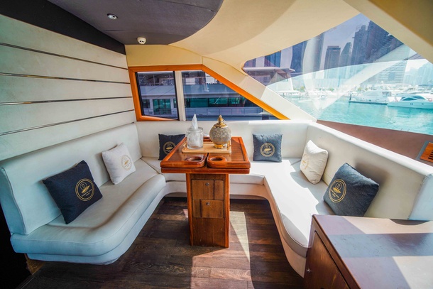 NO. 1 YACHT BLACK BEAST