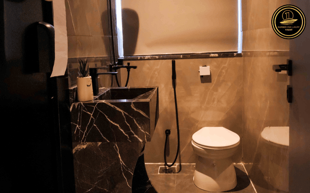 YACHT FLOATING BELLA 12