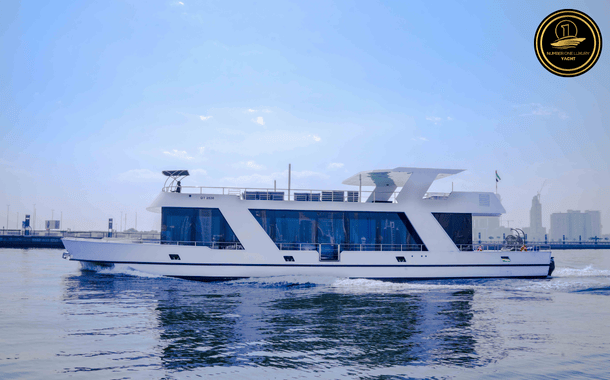 YACHT FLOATING BELLA 4