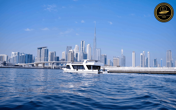 YACHT FLOATING BELLA 6