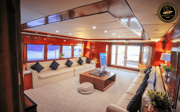 YACHT PARTY CHAMPION 10