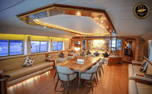 YACHT PARTY CHAMPION 11