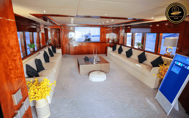 YACHT PARTY CHAMPION 9