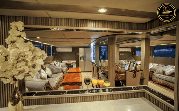 YACHT WEEKEND EDITION 12