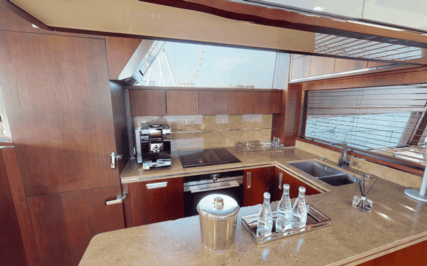 NO 1 YACHT FIN N TONIC 18