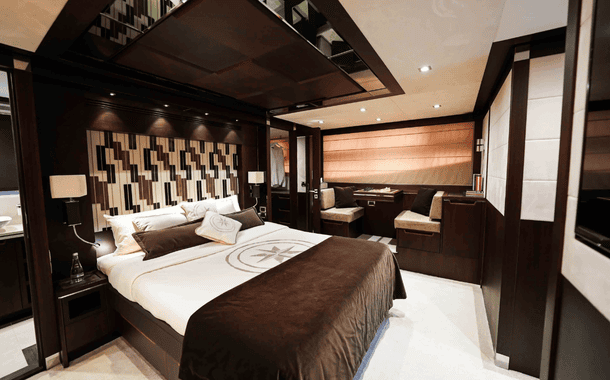 NO 1 YACHT FIN N TONIC 24