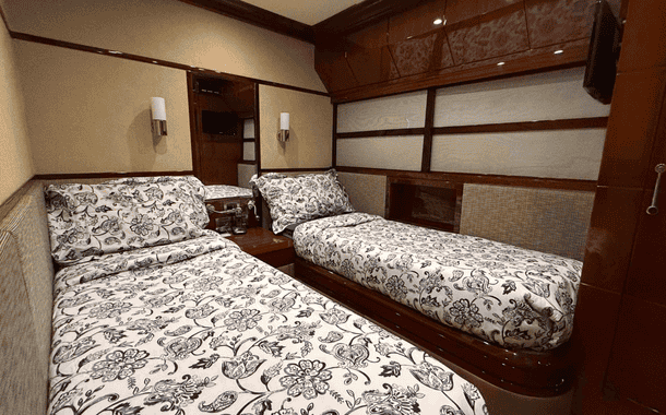 NO 1 YACHT LANA DUBAI 15