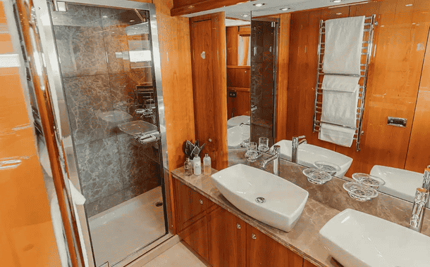 NO 1 YACHT NOTORIOUS TOY 15