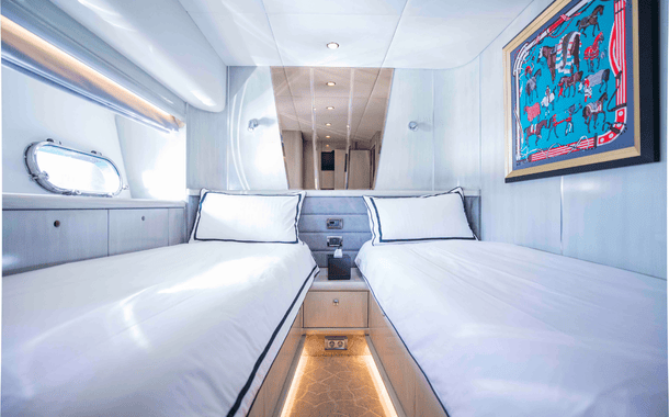 NO 1 YACHT PREDATOR BLACK 14