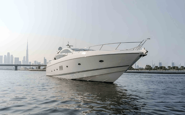 NO 1 YACHT WHITE PREDATOR 1