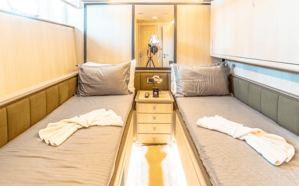 YACHT OPTIMISED IMAGES 100kb (2)