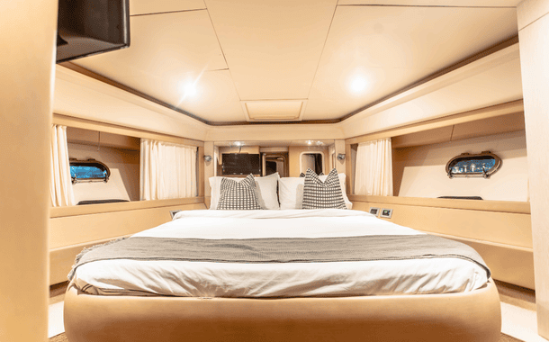 NO 1 YACHT ENDLESS WINTER 12