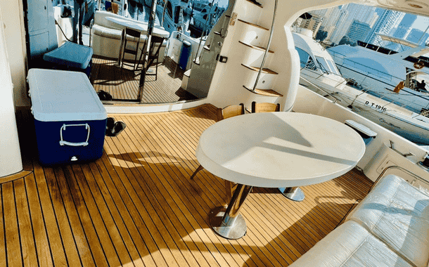 NO 1 YACHT WEAKENDER 2-8