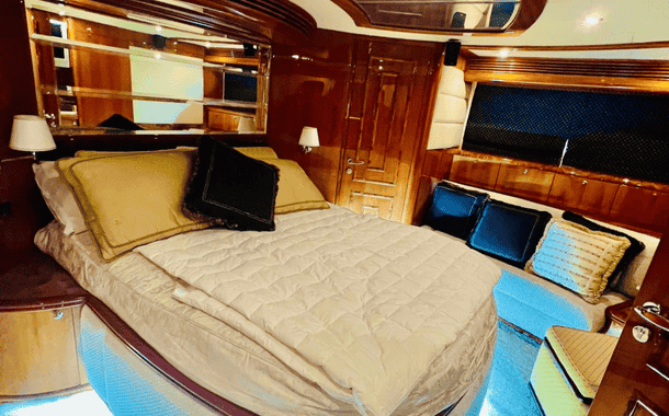 NO 1 YACHT WEAKENDER 2-9