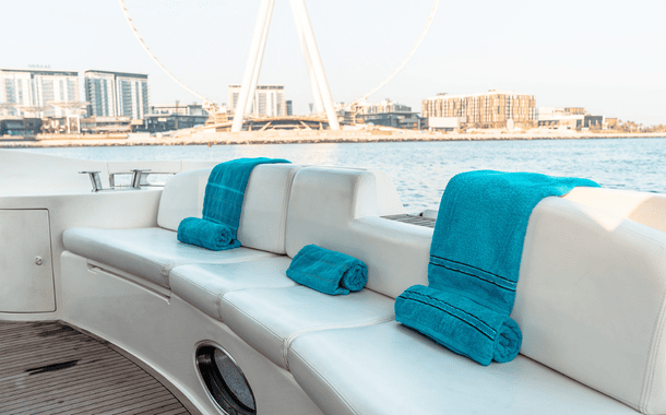 NO. 1 YACHT AMAZING GRACE 2-11