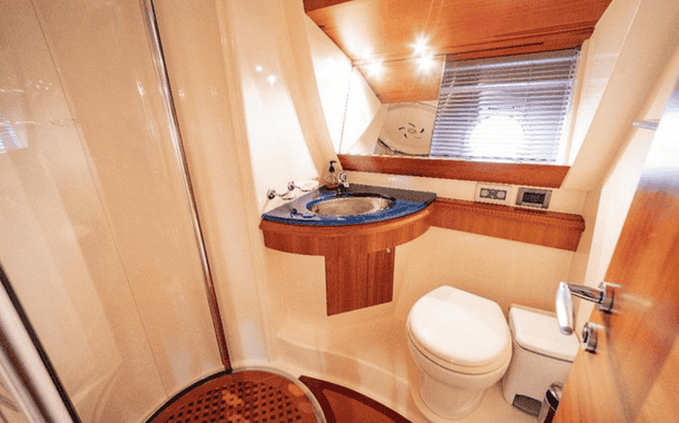 NO. 1 YACHT AMAZING GRACE 2-13