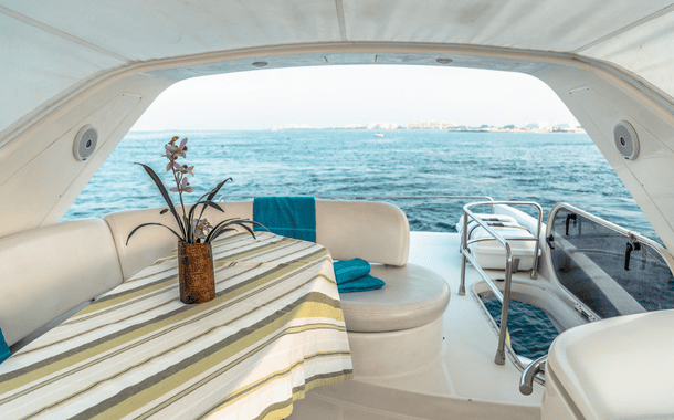 NO. 1 YACHT AMAZING GRACE 2-9