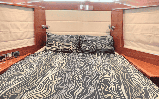 NO. 1 YACHT MARLIN MONROE 14