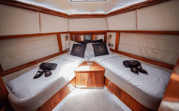 NO. 1 YACHT NAUTI BUOY 13