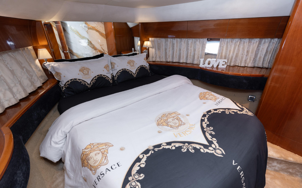 NO. 1 YACHT ONE MORE TOY 2-9