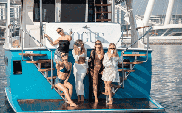 NO. 1 YACHT SELFIE ON VOGUE 11