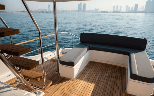 NO. 1 YACHT SELFIE ON VOGUE 5