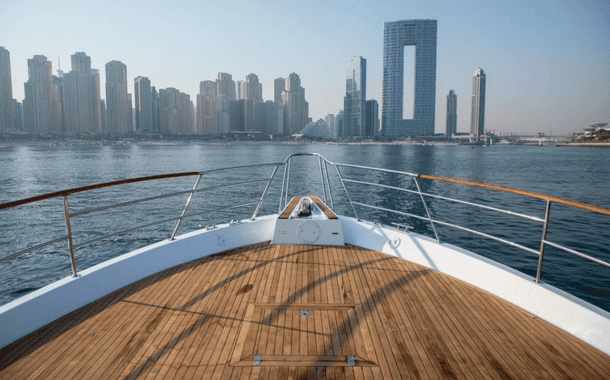 NO. 1 YACHT SELFIE ON VOGUE 6