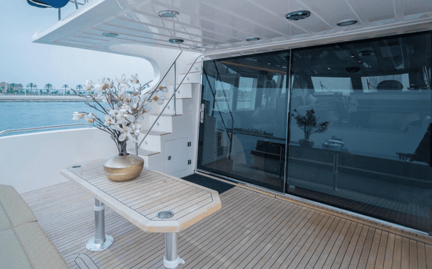 No.1 YACHT BLUE GHOST 4