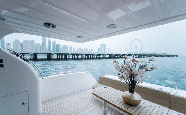 No.1 YACHT BLUE GHOST 7