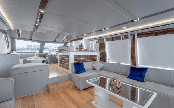 No.1 YACHT BLUE GHOST 9