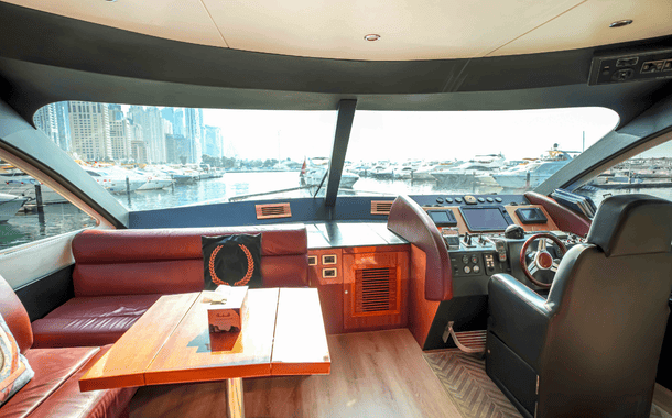 No.1 YACHT RED BEAST 10