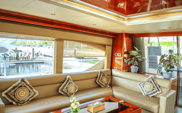 No.1 YACHT RED BEAST 12