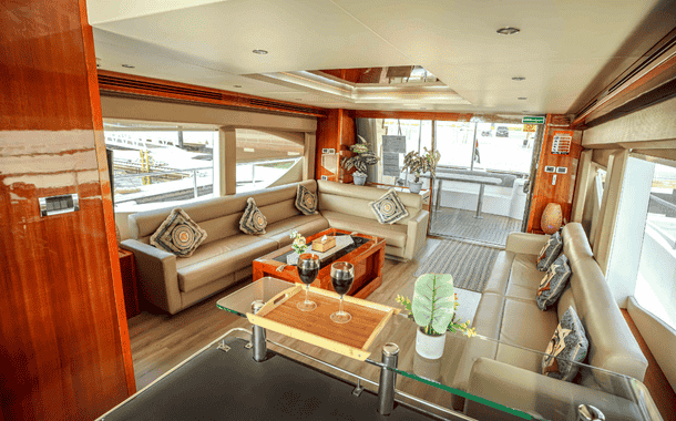 No.1 YACHT RED BEAST 13