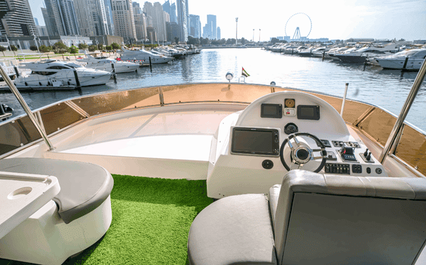 No.1 YACHT RED BEAST 14