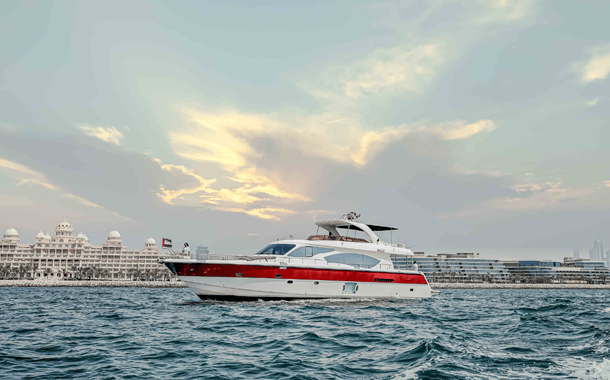 No.1 YACHT RED BEAST 3