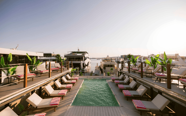 No.1 Yacht FLOATING BEACH CLUB 5