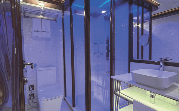 No.1 Yacht FREEDOM FLOATING HOTEL 10