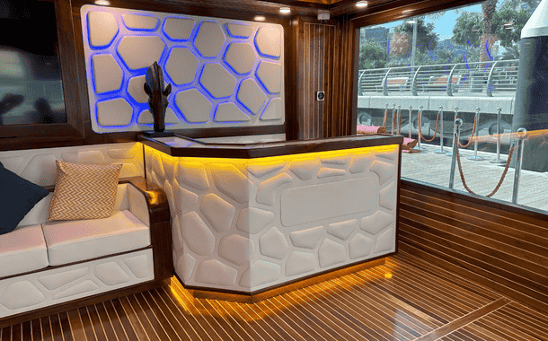 No.1 Yacht FREEDOM FLOATING HOTEL 5