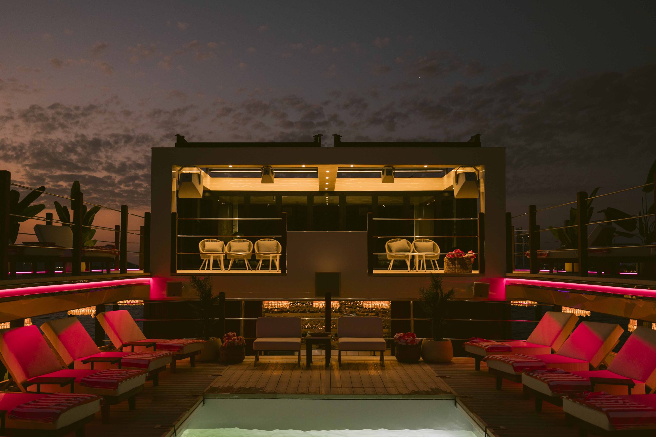 Floating Beach Club Yacht - No.1 Yacht
