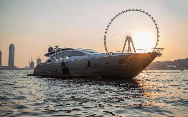 NO 1 YACHT PERSHING 6