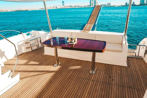NO. 1 YACHT IMAGINATION