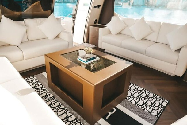 NO. 1 YACHT IMAGINATION